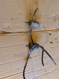 Motorino spruzzatore acqua tergicristalli multipla