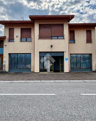 NEGOZIO A SAN GIOVANNI AL NATISONE