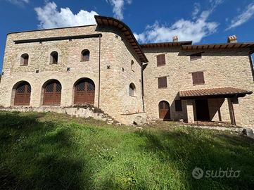 CASA DI CORTE A NOCERA UMBRA