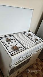 macchina del gas con forno incluso