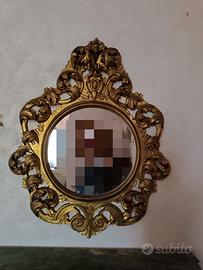 specchio con cornice in legno