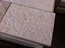 basole-in-pietra-di-trani-picconate