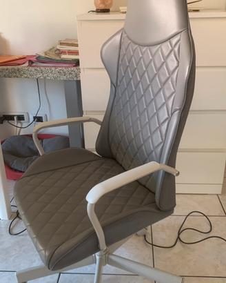 Sedia gaming in eco pelle grigia Ikea seminuova