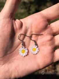 Orecchini margherita microuncinetto