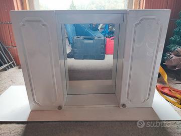 Specchiera con antine