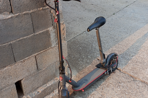 Monopattino elettrico aovopro con sellino