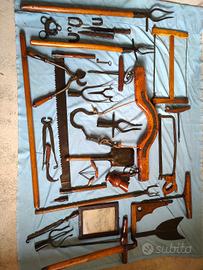 Giogo bilancia romana e antichi utensili