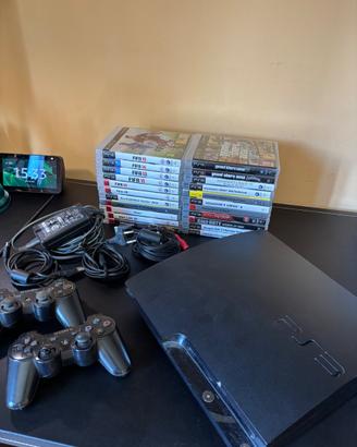 PlayStation 3 Slim + 2 Controller + 22 Giochi