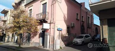 PALAZZO STORICO A BIANCAVILLA