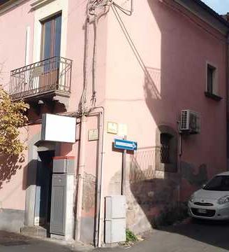 PALAZZO STORICO A BIANCAVILLA