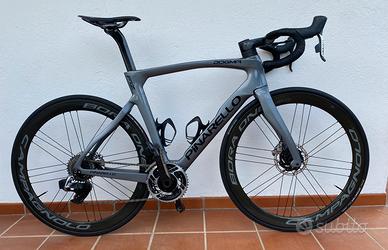 Bici corsa Pinarello F12 disk SRAM RED AXS 12 V
