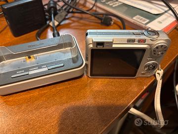 Fotocamere digitali Panasonic Lumix e Casio Exilim