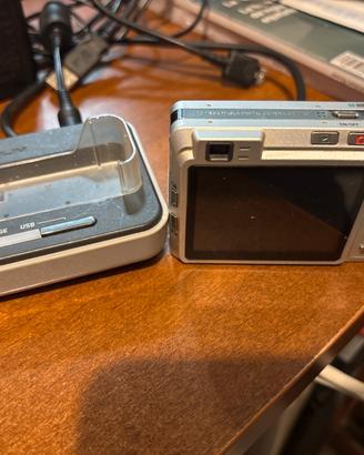 Fotocamere digitali Panasonic Lumix e Casio Exilim