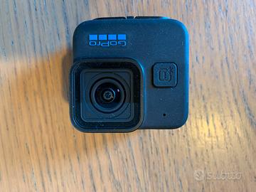 GoPro 11 mini accessoriata