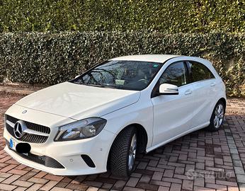 Mercedes-Benz Classe A180d Sport  08/2016 - Diesel