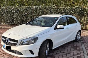 Mercedes-Benz Classe A180d Sport  08/2016 - Diesel