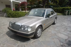 MERCEDES 200E