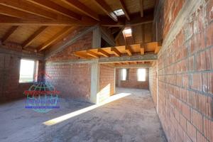 Villa di 330 m² con più di 5 locali a Cento
