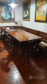 Tavolo in legno massiccio 