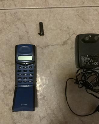 Telefono cellulare Ericsson GF768