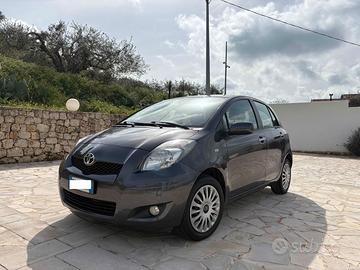 Toyota Yaris 2a serie 1.0 - 5 porte - Anno 2010