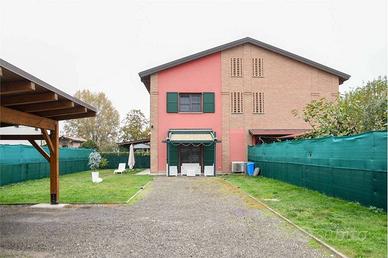 Villetta a schiera di 130 m² con più di 5 locali e