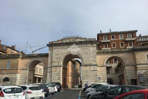 2 LOCALI A PERUGIA