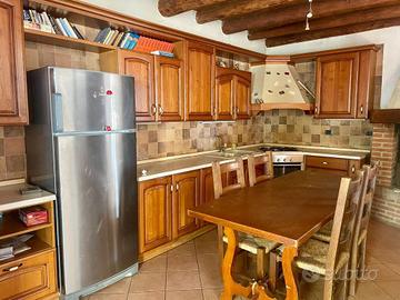 Casa indipendente di 126 m² con 4 locali e box aut