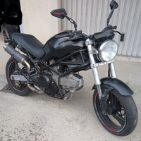 Ducati Monster 600 nera