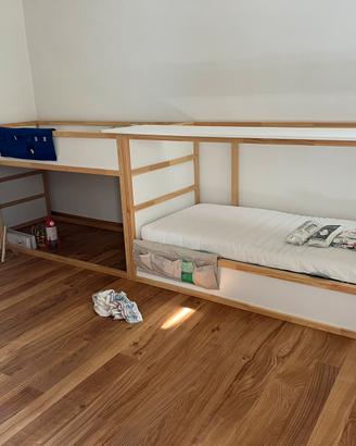 due letti Kura Ikea + 3 materassi