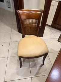 Sedie in pelle e legno