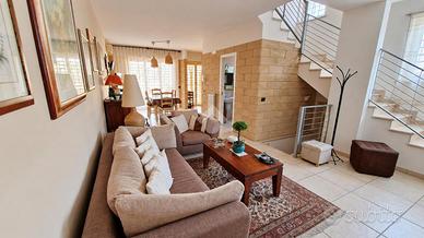 VILLA A SCHIERA D'ANGOLO A BARI
