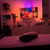 Massaggiatrice qualificata i-t-a-l-i-a-n-a