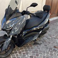 Yamaha X-Max 300