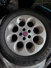 Gomme + cerchi in lega Fiat 500 L 195 65 15