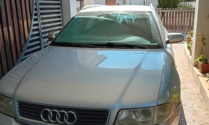 AUDI A4 1ª serie - 1999