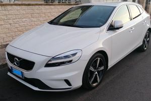 Volvo V40 R Design