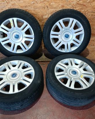 4 RUOTE CERCHI IN LEGA 15" COMPLETE FIAT IDEA