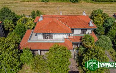 SPLENDIDA VILLA INDIPENDENTE DI 500 MQ CON AMPIO G