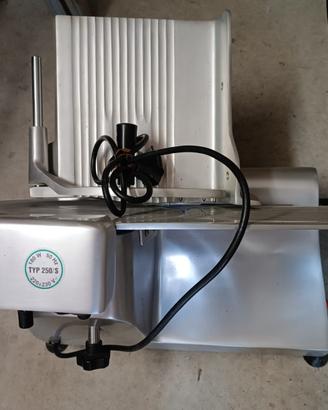 Affettatrice elettrica lama 260mm.