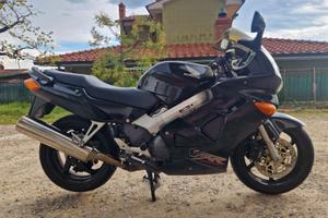 Moto vfr 800