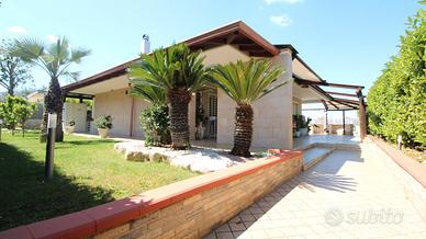 Rifinita villa con piscina