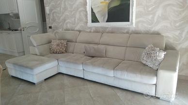 Divano con carrello  e sceslong contenitore