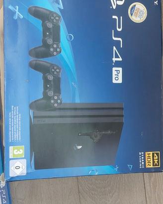 Ps4 + giochi + volante e pedaliera