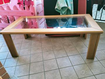 Tavolino basso con vetro