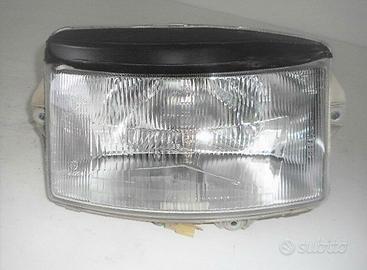Honda CN 250 faro anteriore