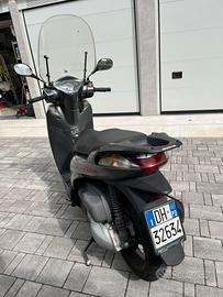 scooter Honda SH300