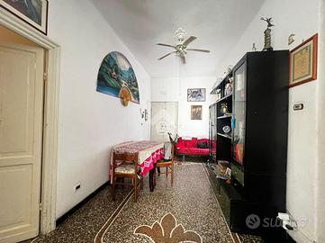 4 LOCALI A GENOVA