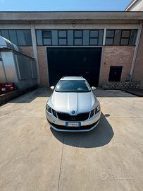 Skoda Octavia automatica 2018 159800 Gasol