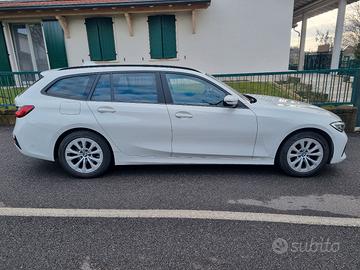 BMW 318d Touring 48V Hybrid/Diesel